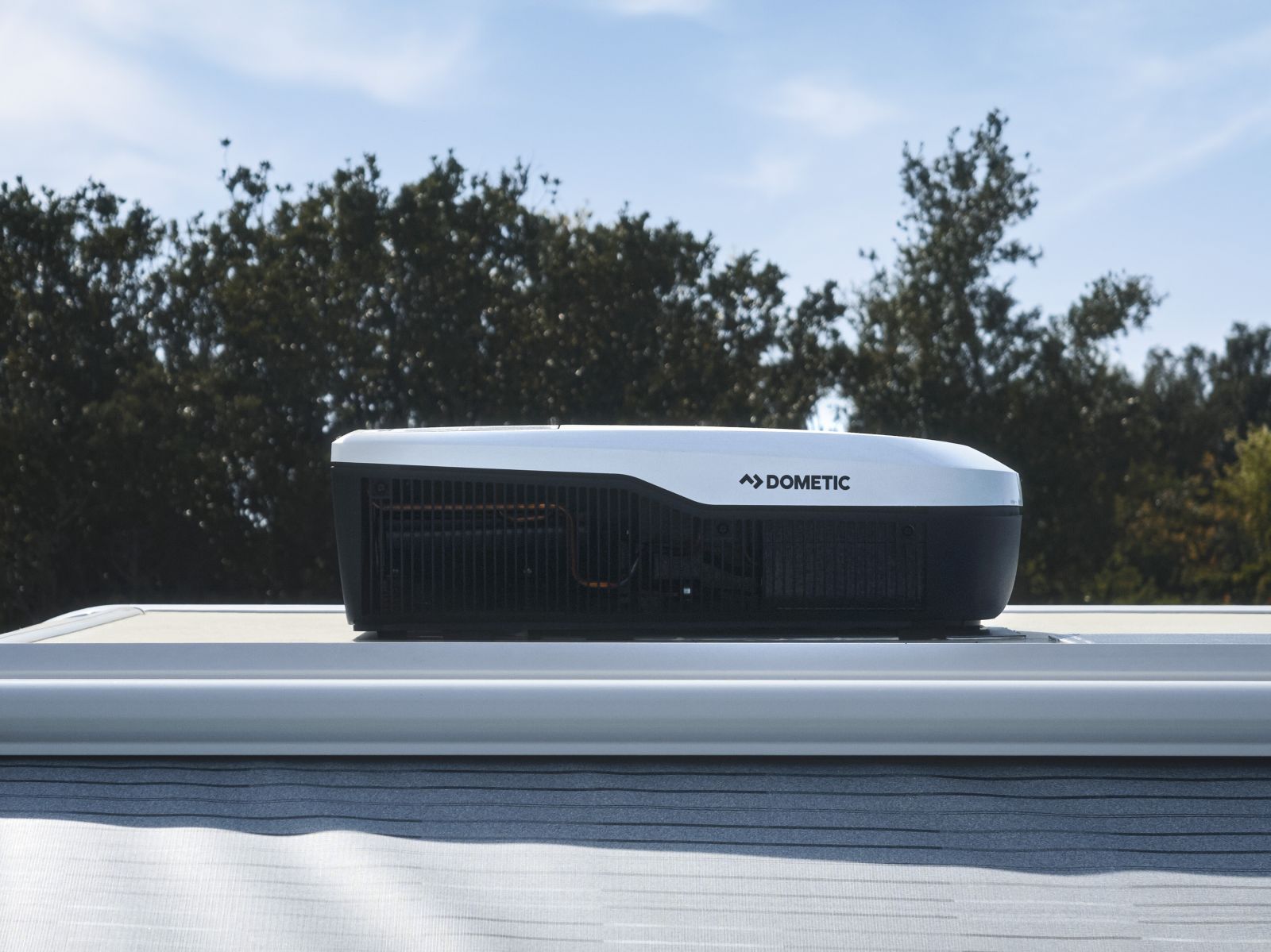 Dometic FreshJet 7 Series Pro Roof Top Air Conditioner with ADB